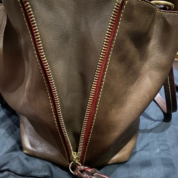 Dooney & Bourke Florentine Large Zip Barlow - Picture 2 of 14